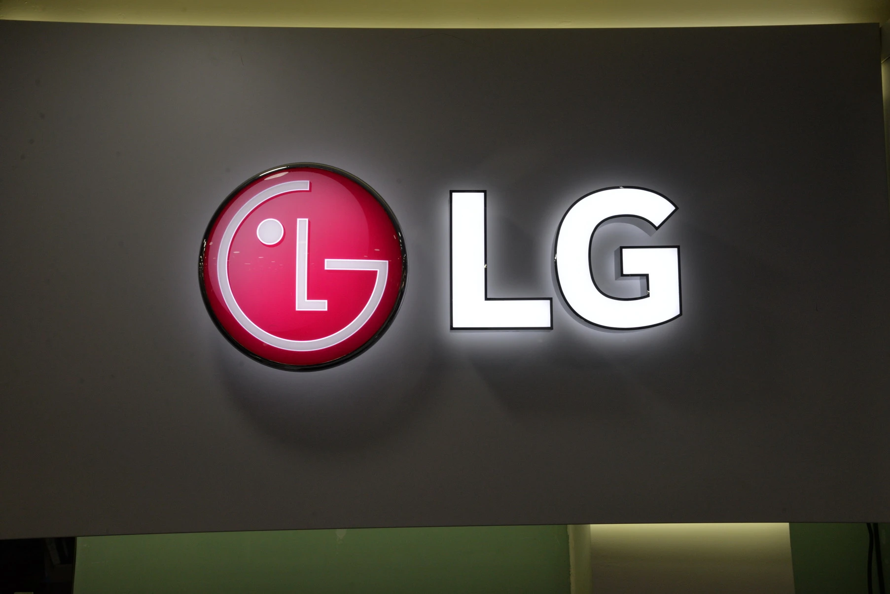 LG